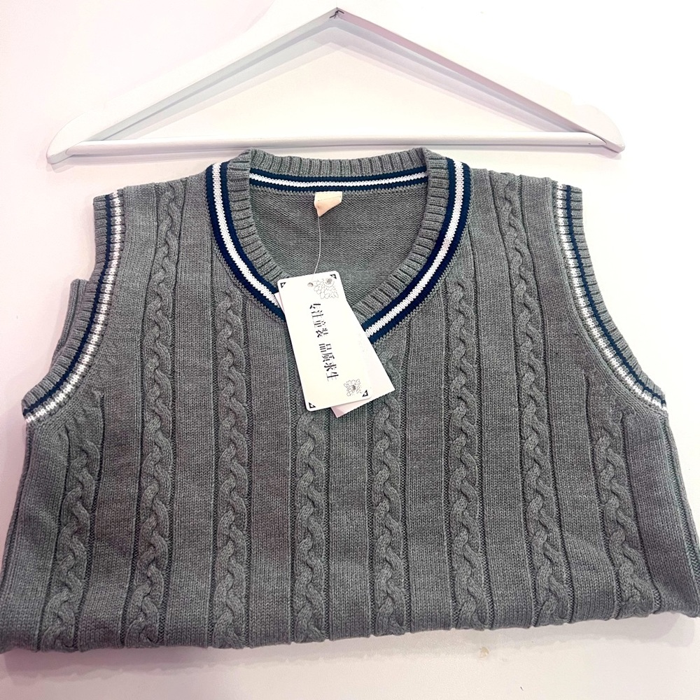 Boys Pullover Vest Knit V-Neck Sweater NWT